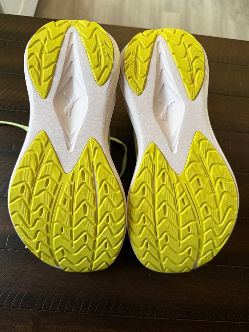 2 Pair of Lightweight Running Shoes - Neon Yellow puma and mint green Karhu run - Picture 15 of 15